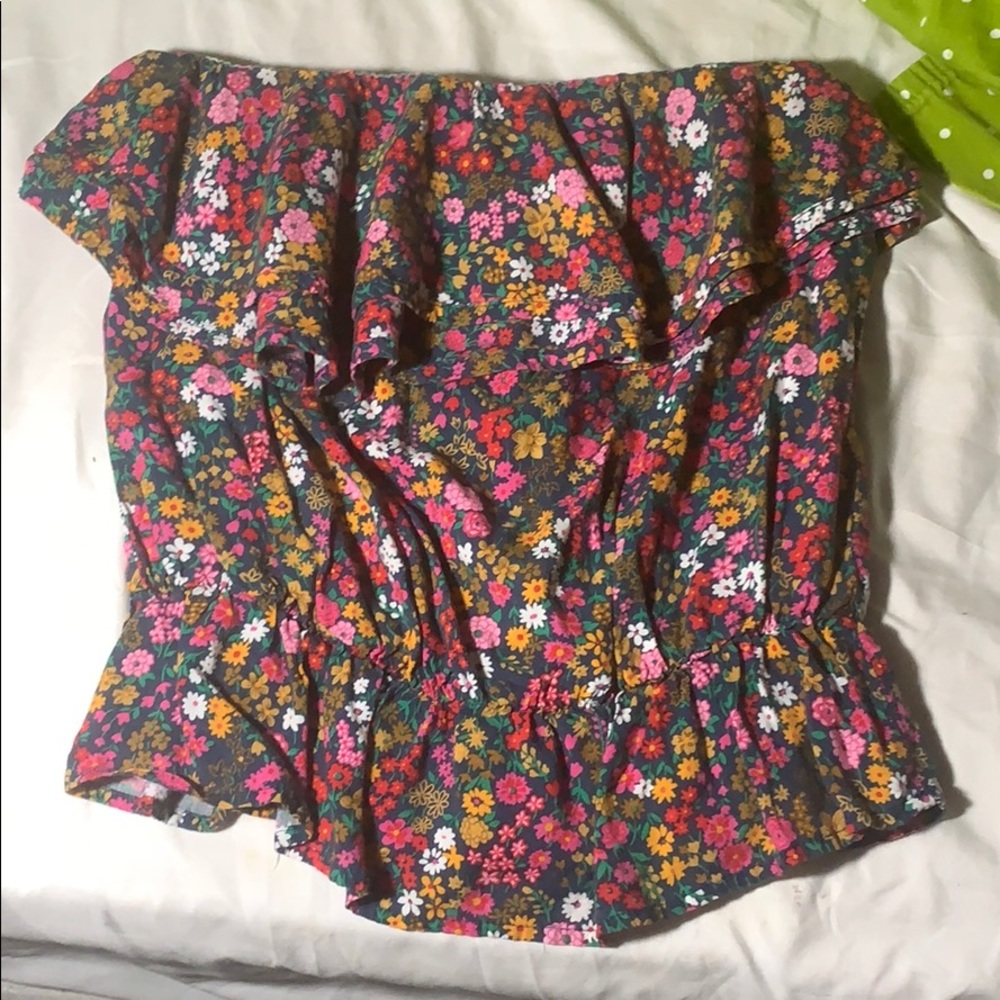 Strapless shirt.